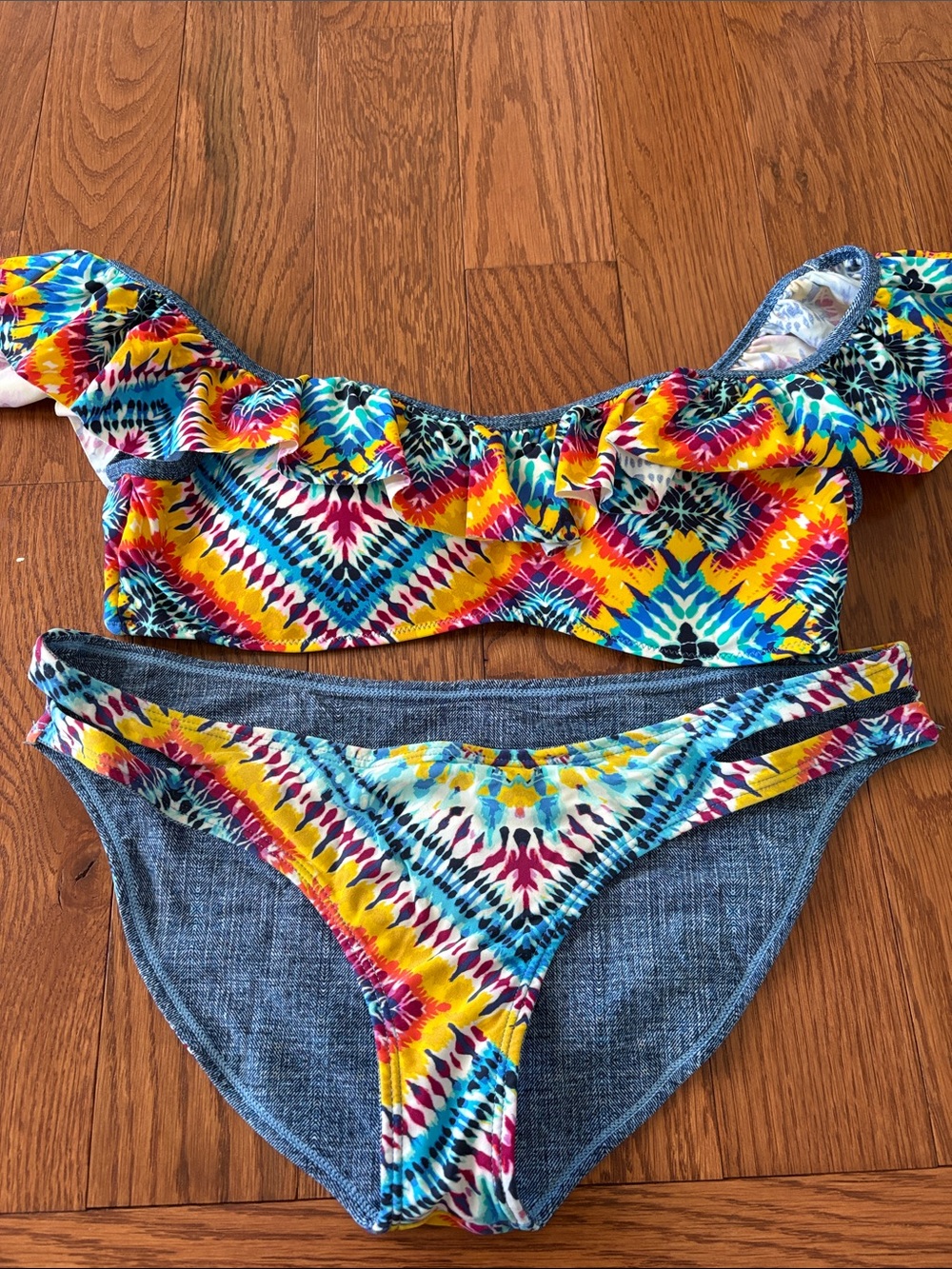 Jessica Simpson Multicolor Tie-Dye Ruffle Bikini Top and Bottom